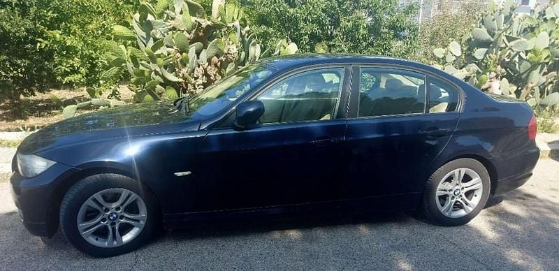 Usata BMW 320 Efficient Dynamics 177 CV (130 kW) 2009 Blu/azzurro Berlina