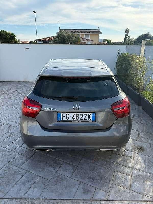 Usata Mercedes A180 109 CV (80 kW) 2016 Utilitaria