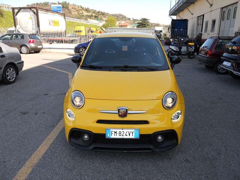 Usata Abarth 595 Pista 160 CV (117 kW) 2018 Giallo Utilitaria
