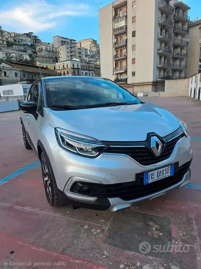 Usata Renault Captur 90 CV (66 kW) 2018 Grigio SUV