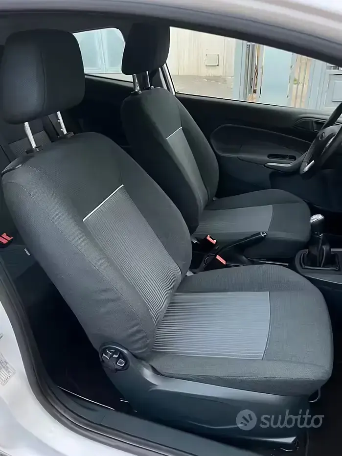 Usata Ford Fiesta 68 CV (50 kW) 2010 Bianco Berlina