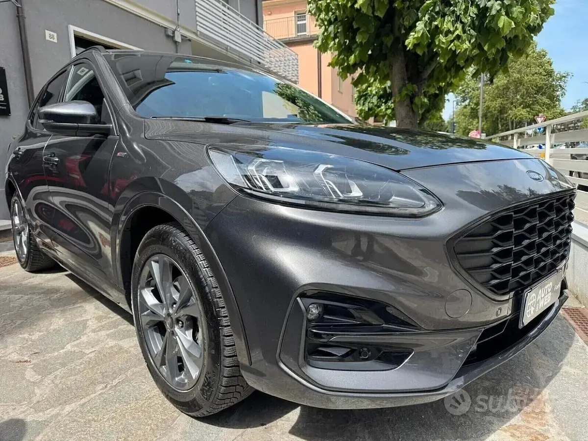 Usata Ford Kuga ST-Line X 120 CV (88 kW) 2021 Grigio SUV