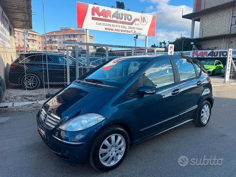 Blu Usata 2008 Mercedes A180 Elegance Tre volumi | 2300 € (Buon prezzo) - Immagine 1/4