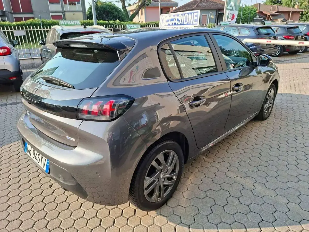 Usata Peugeot 208 Allure 75 CV (55 kW) 2022 Grigio Utilitaria
