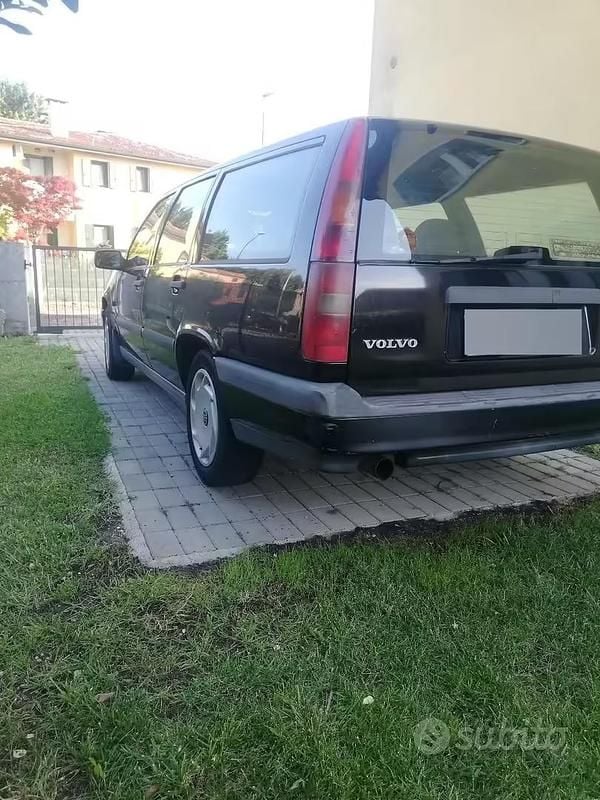 Usata Volvo 850 126 CV (92 kW) 1996 Nero Station wagon