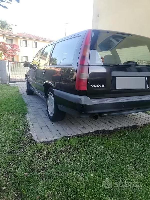 Usata Volvo 850 1996 Nero Station wagon