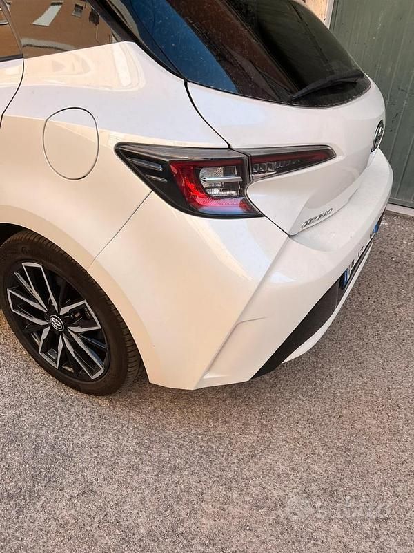 Usata Toyota Corolla Style 122 CV (89 kW) 2019 Bianco Berlina