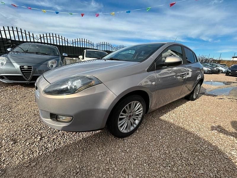 Usata Fiat Bravo Dynamic 120 CV (88 kW) 2010 Grigio Utilitaria