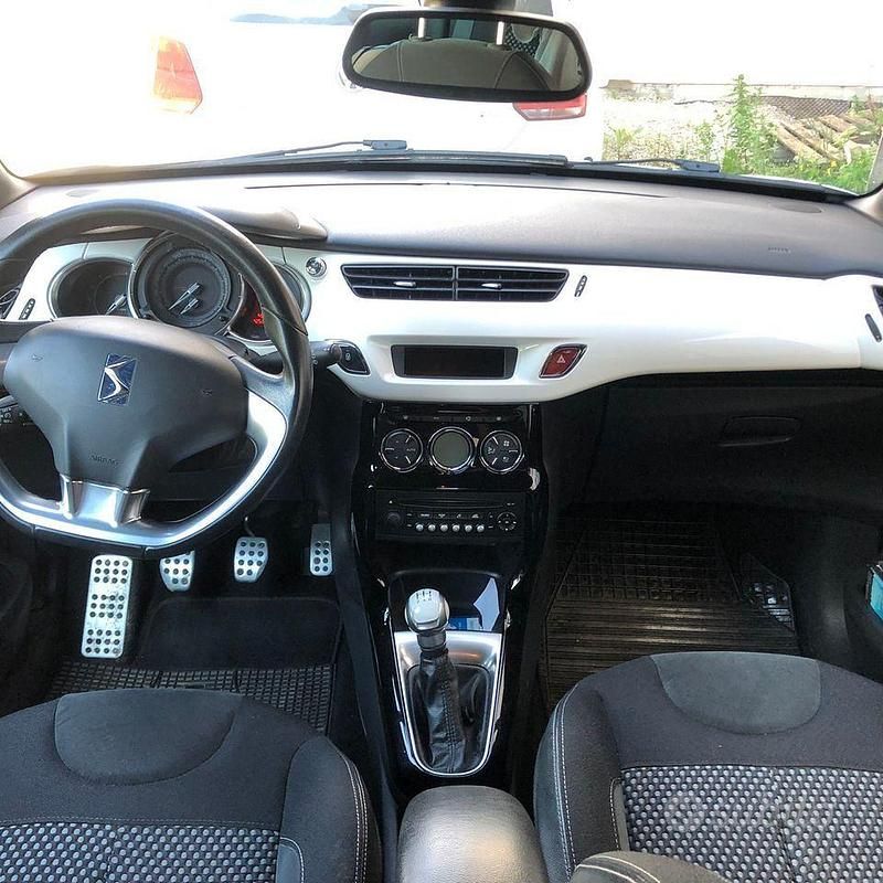 Usata Citroën DS3 79 CV (58 kW) 2011 Bianco Utilitaria