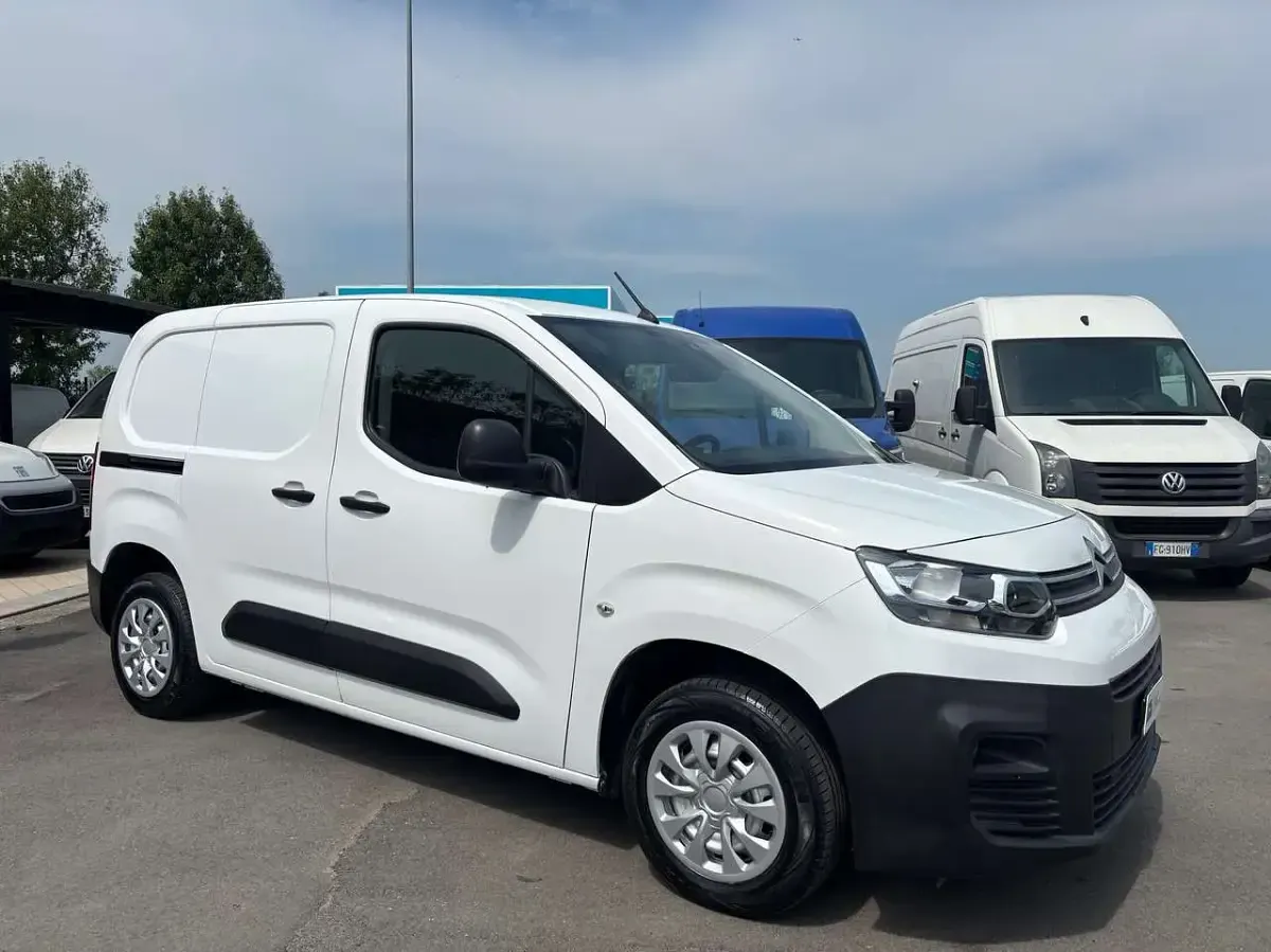 Usata Citroën Berlingo 102 CV (75 kW) 2021 Bianco Monovolume