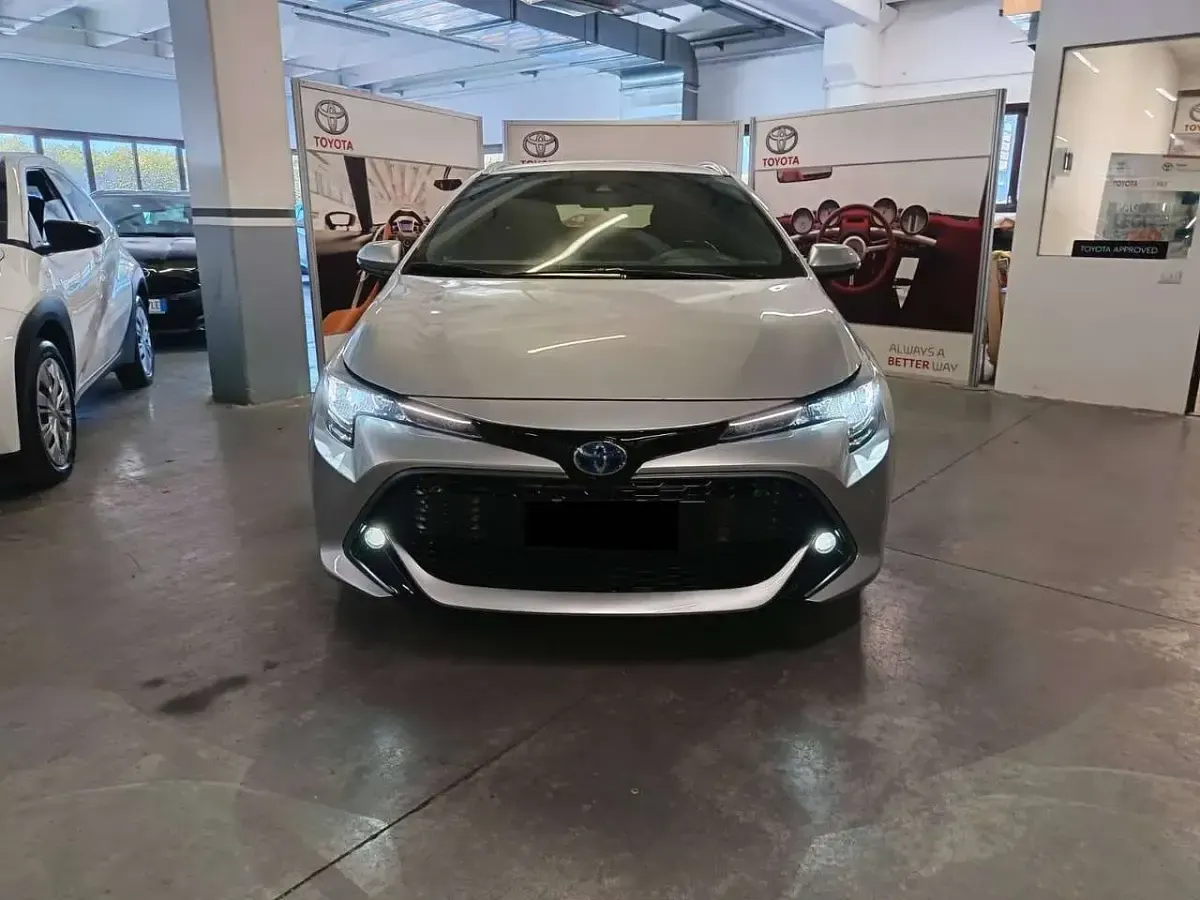 Usata Toyota Corolla Style 152 CV (111 kW) 2020 Argento Station wagon