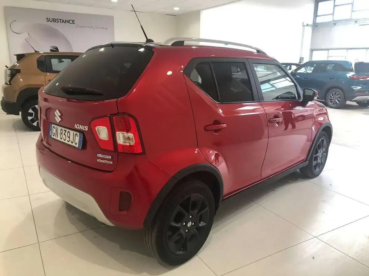 Usata Suzuki Ignis 83 CV (61 kW) 2023 Rosso SUV