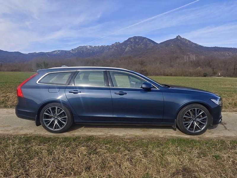 Usata Volvo V90 190 CV (139 kW) 2019 Blu/azzurro Station wagon