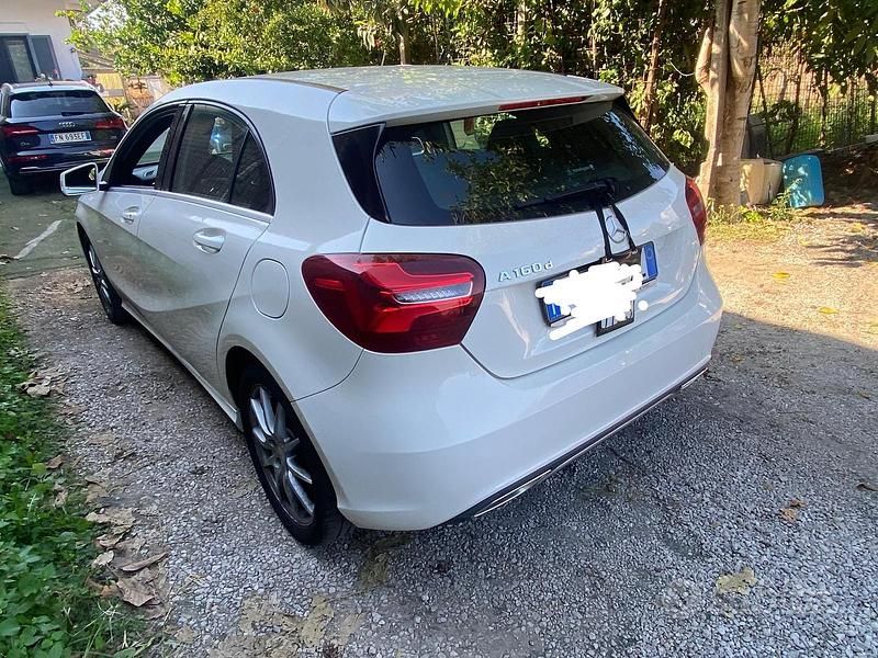 Usata Mercedes A160 102 CV (75 kW) 2018 Bianco Utilitaria
