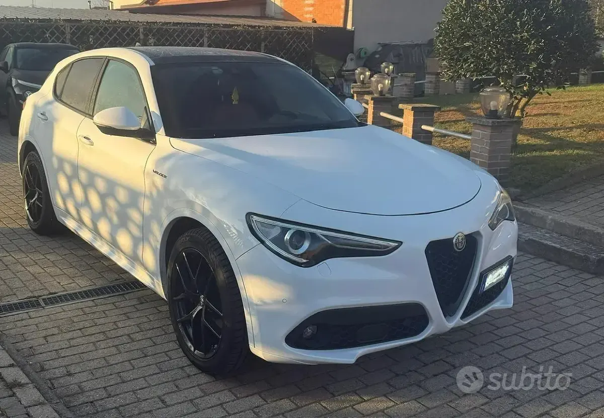 Usata Alfa Romeo Stelvio Veloce 209 CV (153 kW) 2021 Bianco SUV