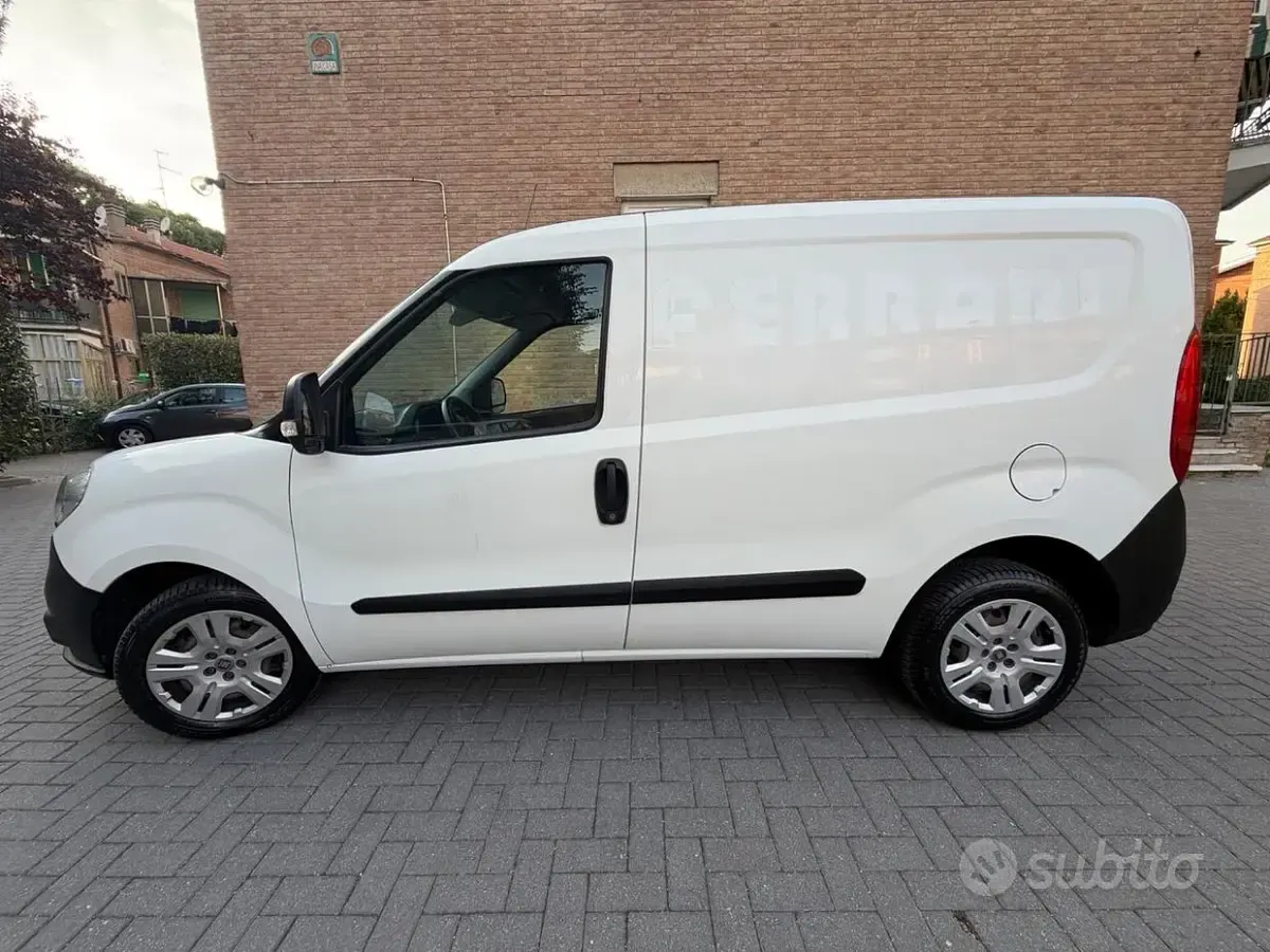 Usata Fiat Doblò Basis 95 CV (69 kW) 2019 Bianco Monovolume