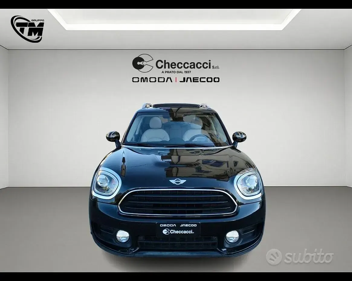 Käytetty Mini Countryman Hype 150 HP (110 kW) 2017 Musta Katumaasturi