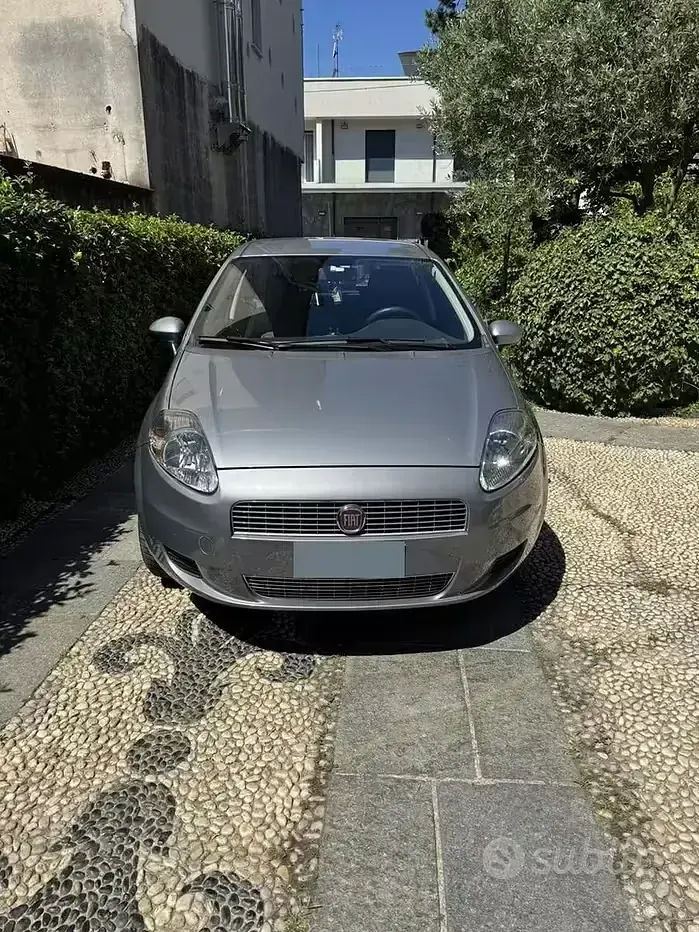 Usata Fiat Grande Punto 77 CV (56 kW) 2009 Grigio Utilitaria