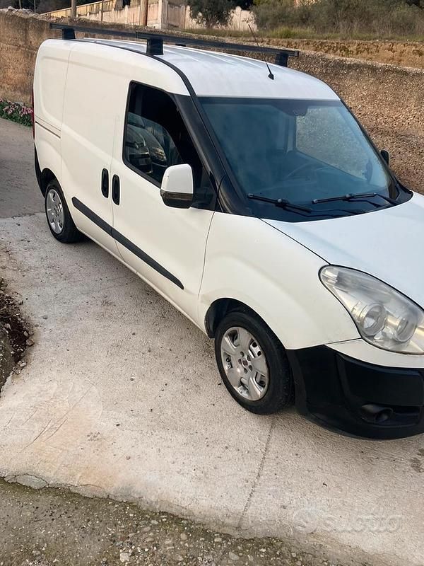 Usata Fiat Doblò 120 CV (88 kW) 2012 Bianco Monovolume