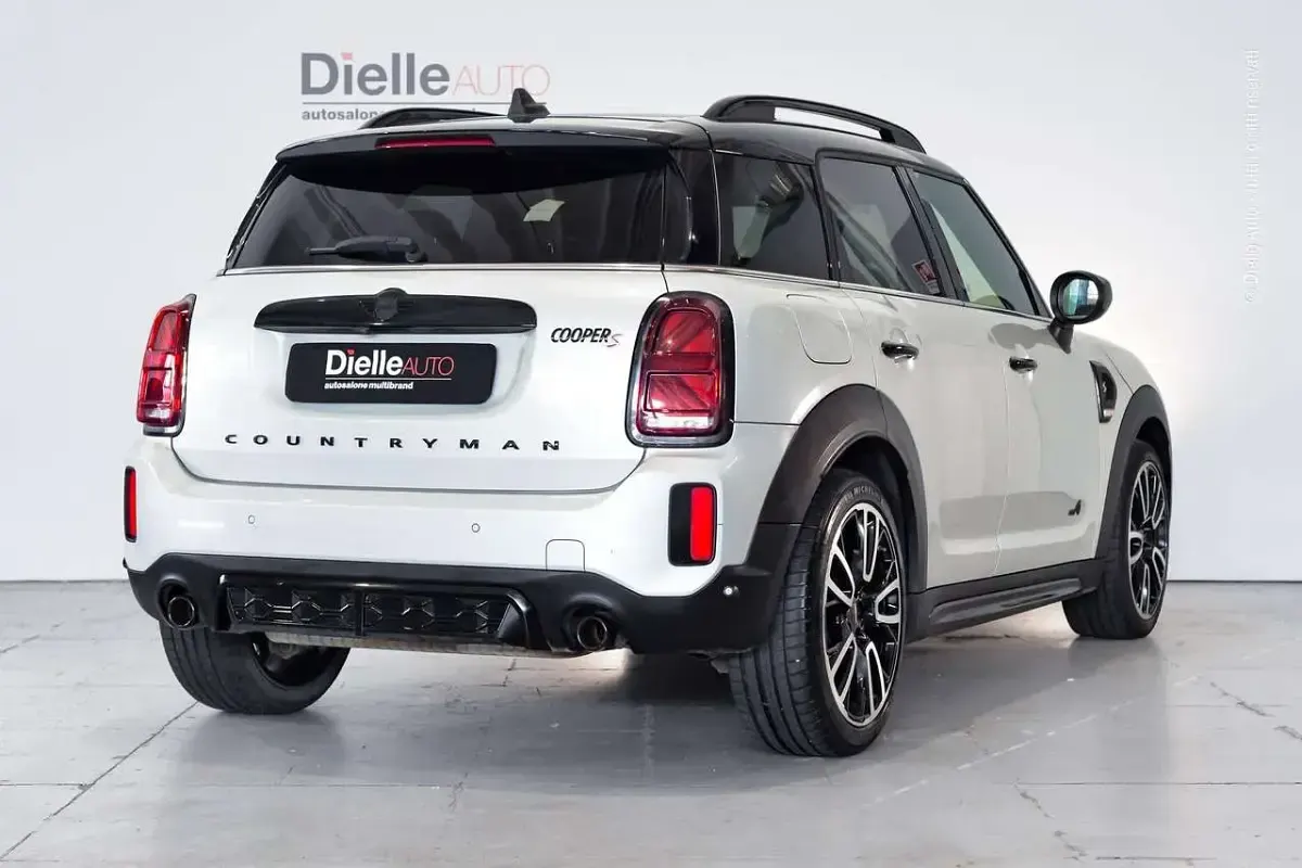 Usata Mini Cooper S Countryman 178 CV (130 kW) 2023 White silver SUV