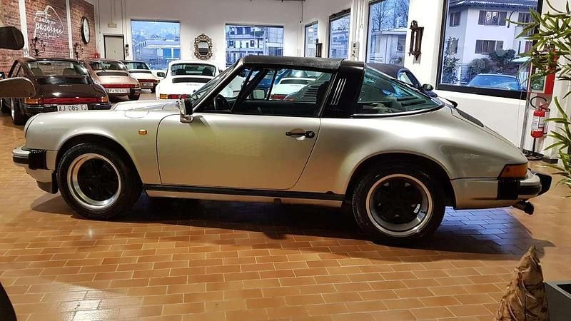 Usata Porsche 911 231 CV (169 kW) 1984 Grigio Cabrio