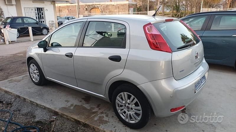 Usata Fiat Punto Street 69 CV (50 kW) 2015 Grigio Utilitaria