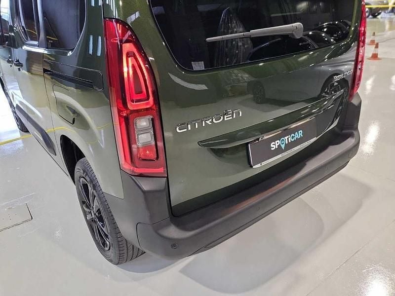 Usata Citroën Berlingo 131 CV (96 kW) 2024 Verde Monovolume