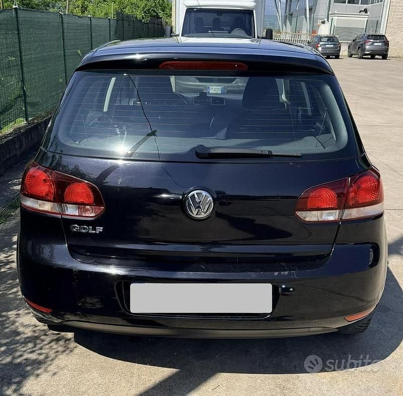 Usata VW Golf VI 102 CV (75 kW) 2011 Nero Utilitaria