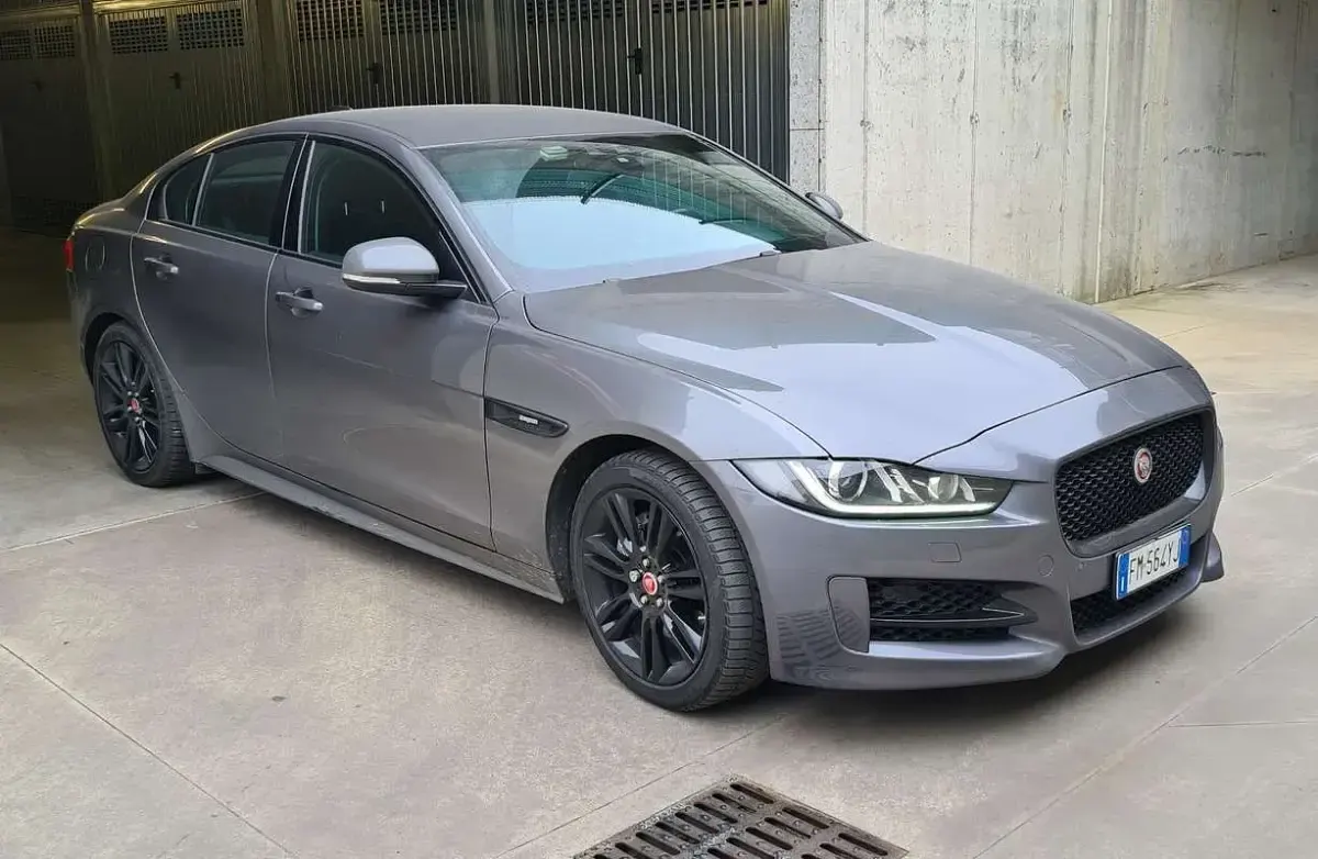 Usata Jaguar XE R-Sport 179 CV (131 kW) 2018 Berlina