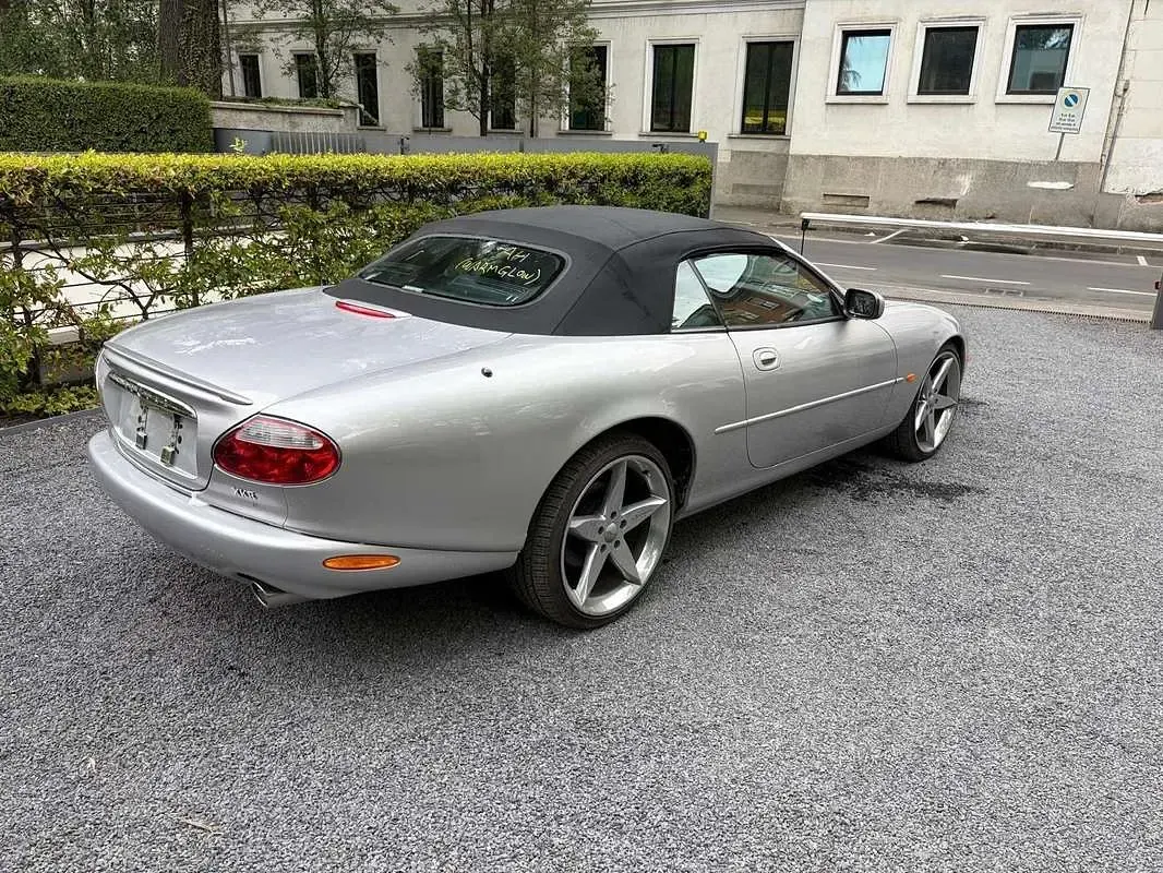 Usata Jaguar XKR 396 CV (291 kW) 2002 Cabrio