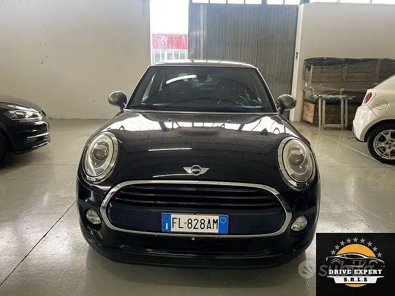 Usata Mini Cooper D Hype 116 CV (85 kW) 2017 Nero Utilitaria