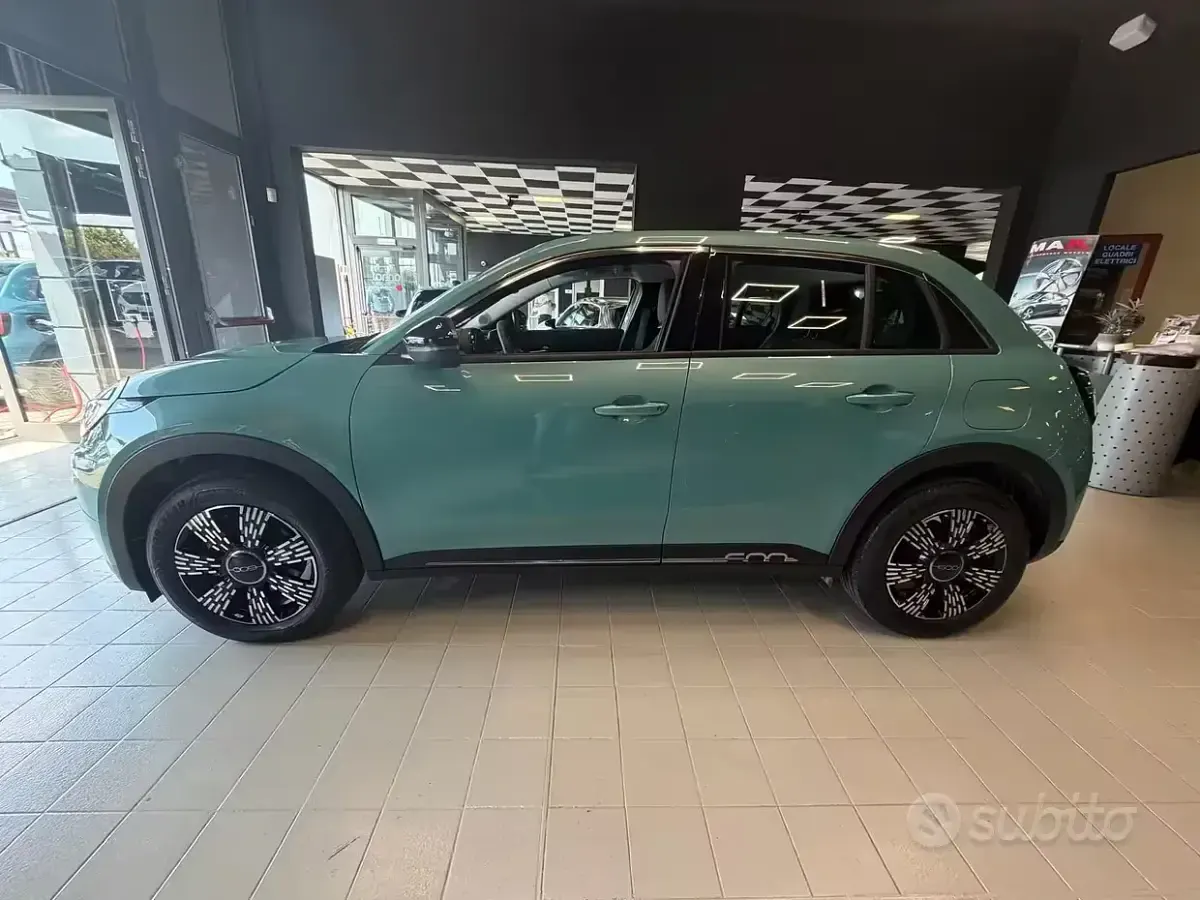 Usata Fiat 600 145 CV (106 kW) 2025 Blu/azzurro SUV