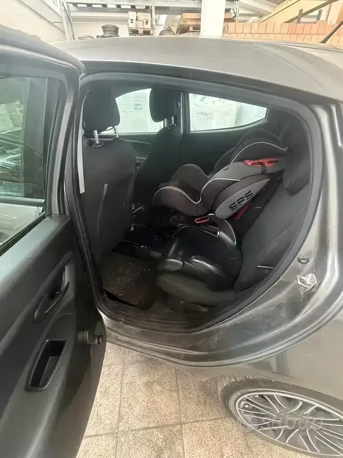 Usata Lancia Ypsilon 95 CV (69 kW) 2018 Grigio Utilitaria