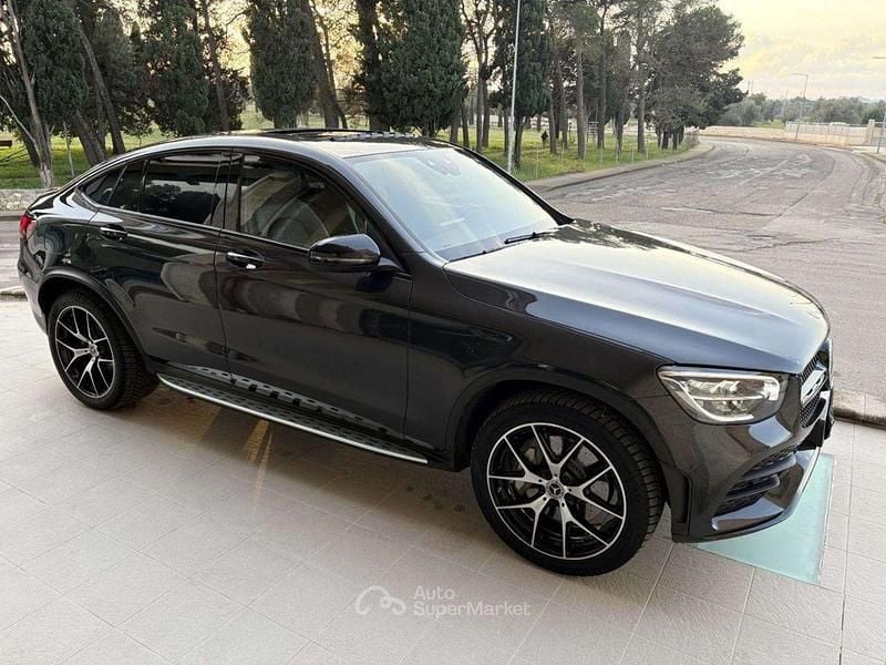 Usata Mercedes GLC43 AMG Premium 194 CV (142 kW) 2021 Gray Coupé
