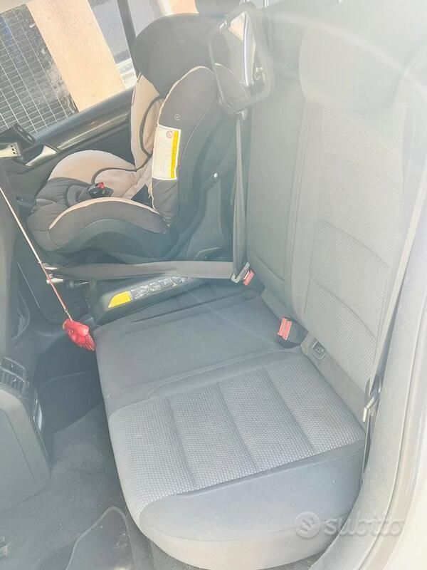 Usata VW Golf VI 105 CV (77 kW) 2011 Bianco Utilitaria