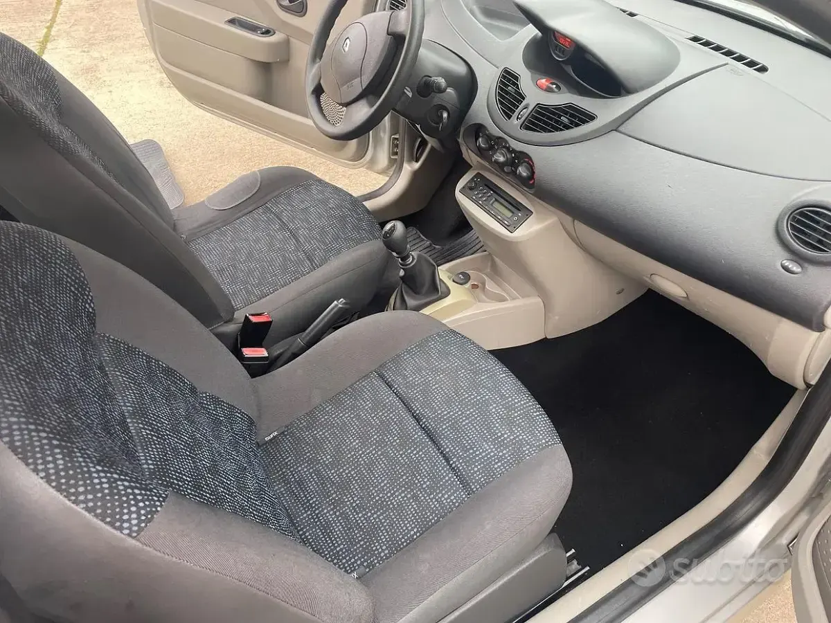 Usata Renault Twingo 58 CV (42 kW) 2009 Utilitaria
