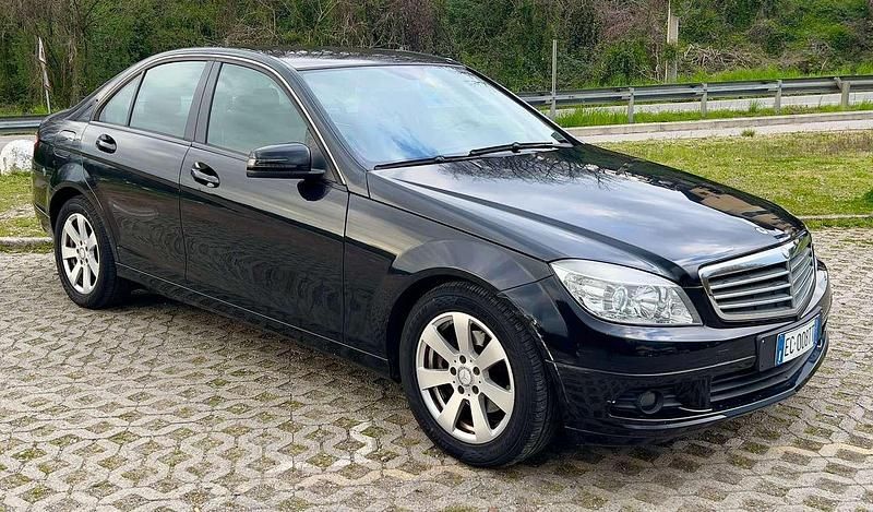 Usata Mercedes C200 Avantgarde 136 CV (100 kW) 2008 Blu/azzurro Berlina