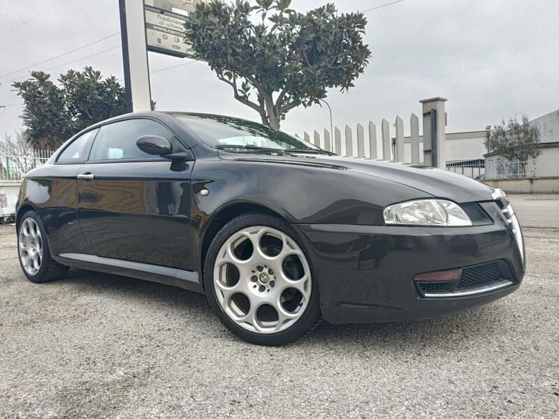 Usata 2007 Alfa Romeo GT Coupé | 5500 € - Immagine 1/4