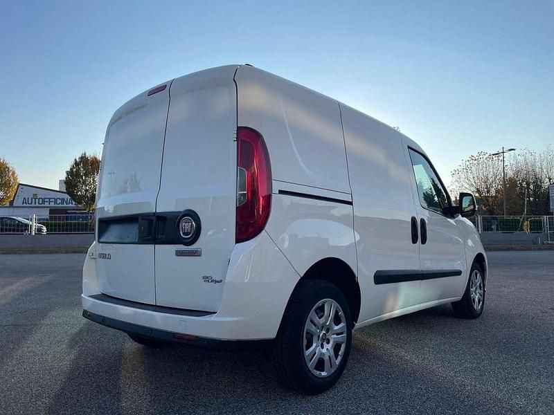Usata Fiat Doblò 90 CV (66 kW) 2015 Bianco Monovolume