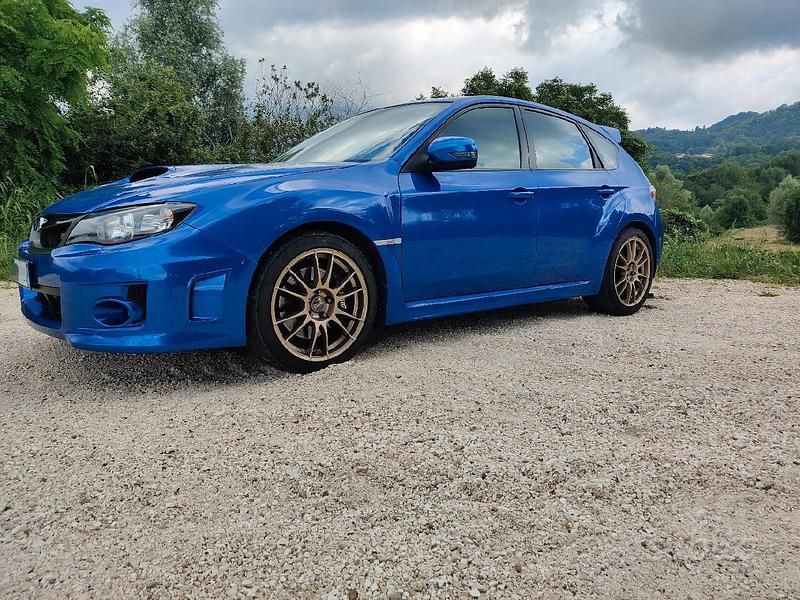 Usata Subaru WRX STI 300 CV (220 kW) 2013 Blu Berlina