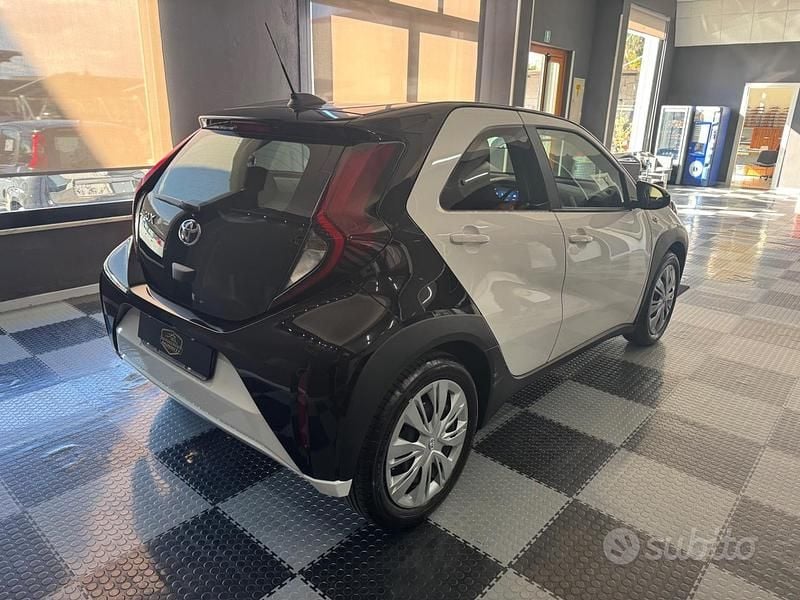 Usata Toyota Aygo X Active 72 CV (52 kW) 2024 Bianco SUV