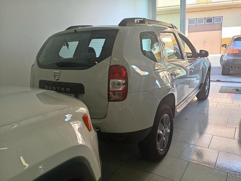 Usata Dacia Duster Lauréate 110 CV (80 kW) 2015 Bianco SUV