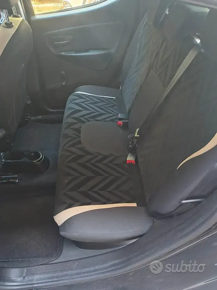 Usata Lancia Ypsilon 95 CV (69 kW) 2017 Nero Utilitaria