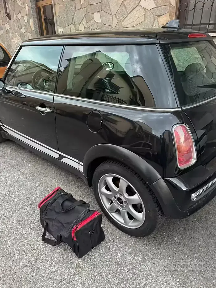 Usata Mini ONE 90 CV (66 kW) 2003 Nero Utilitaria