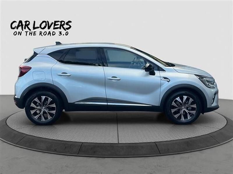 Usata Renault Captur Techno 145 CV (106 kW) 2023 Grigio chiaro SUV