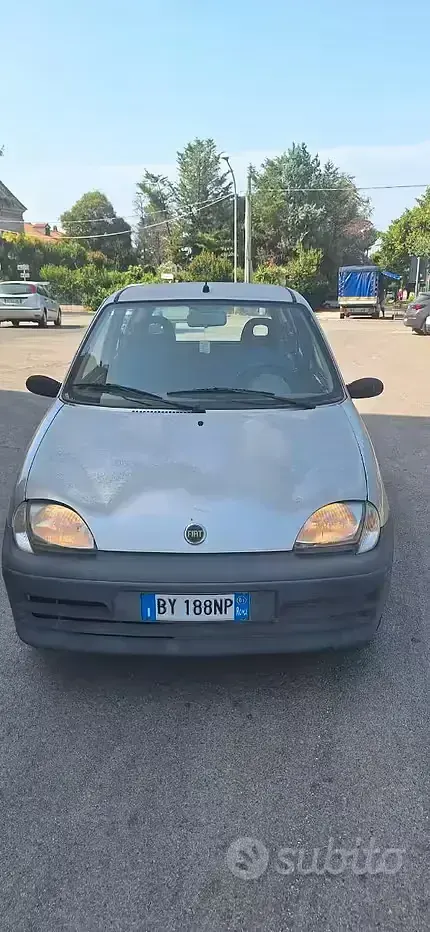 Usata Fiat 600 S 54 CV (39 kW) 2001 Bluazzurro Berlina