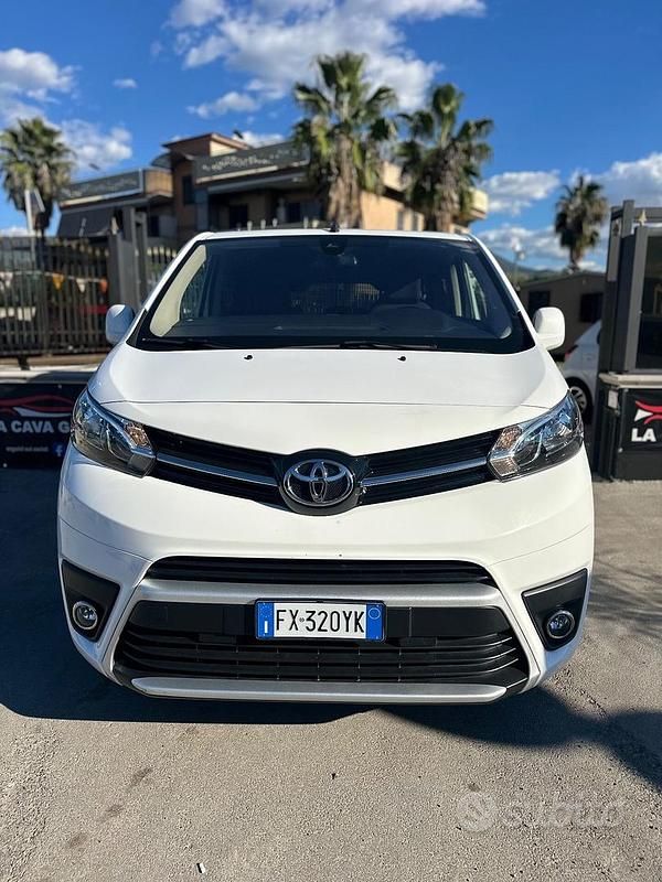 Usata Toyota Proace Verso Luxury 149 CV (109 kW) 2019 Bianco Station wagon