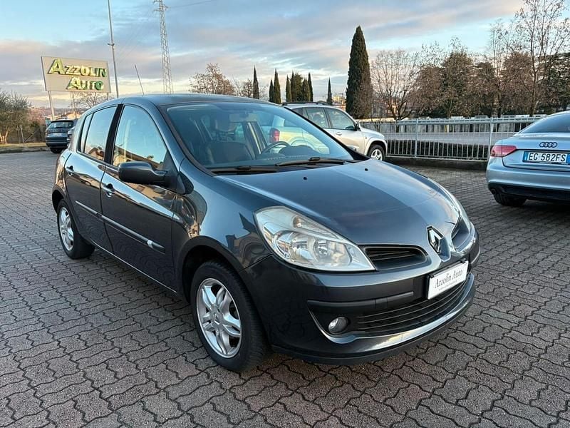 Grigio Usata 2007 Renault Clio II LE Berlina | 2500 € (Buon prezzo) - Immagine 1/4