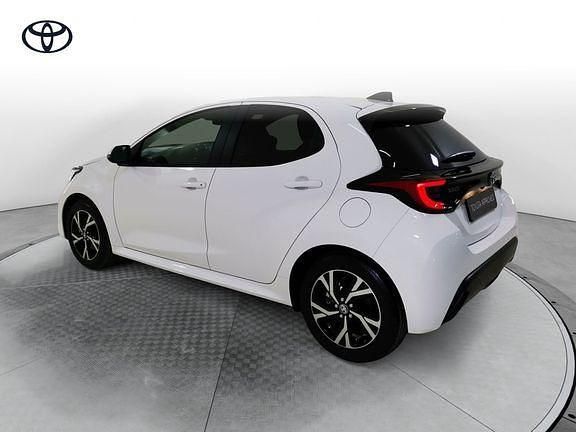 Nuova Toyota Yaris Hybrid Trend 116 CV (85 kW) 2026 Bianco Berlina