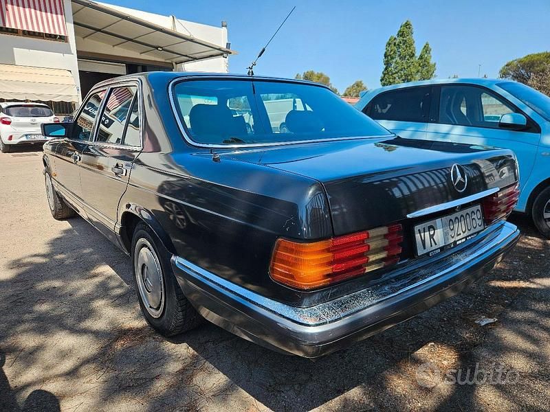 Begagnad Mercedes 300 SE 188 HK (138 kW) 1990 Svart Sedan